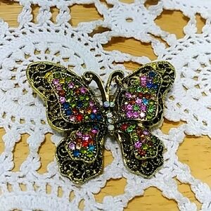 Rhinestone butterfly Pin Nwot